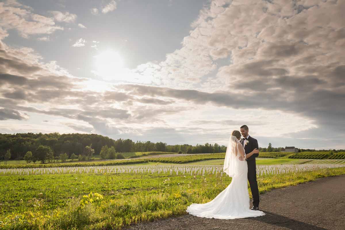 Chapiteau Le Vignoble wedding Groupe Madison Pixelicious Montreal Wedding Photographer