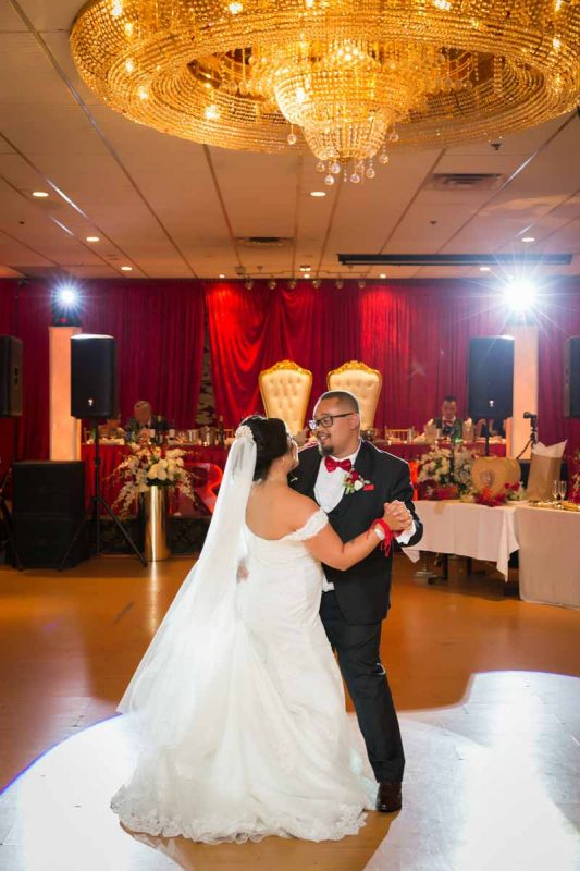 Restaurant Tong Por wedding first dance