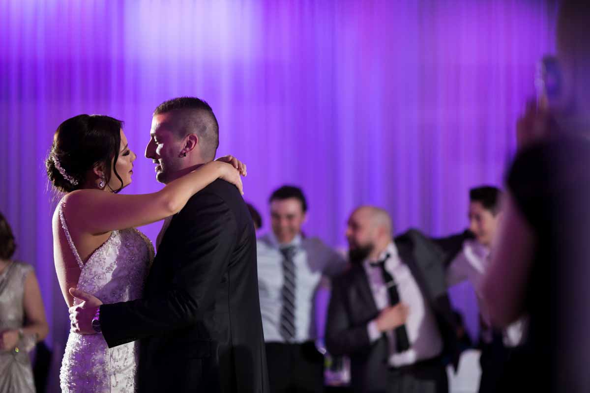 First dance of newlyweds at Le Rizz reception Saint-Leonard